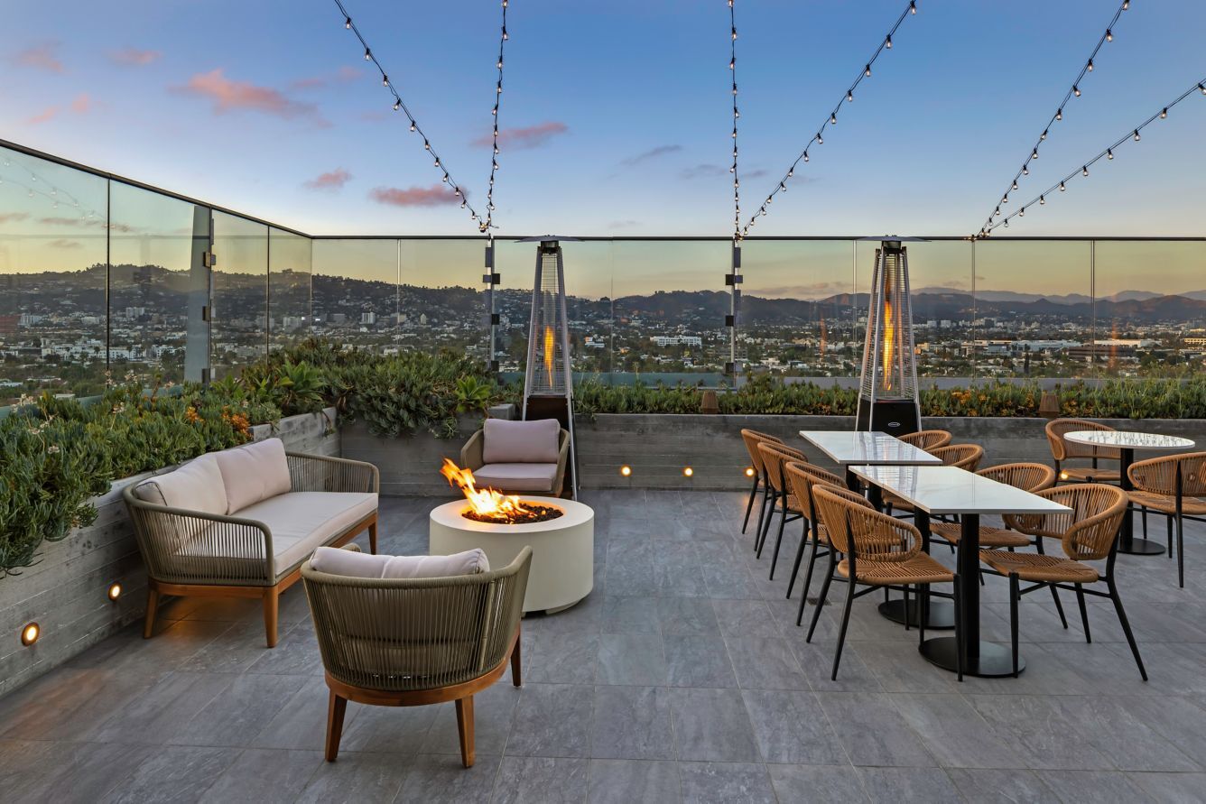 ar-laxab-rooftop-lounge-41195_Classic-Hor